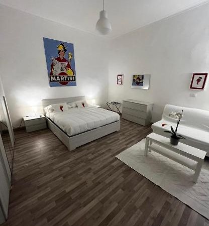 Appartamento Scaramanzia Napoli Bagian luar foto