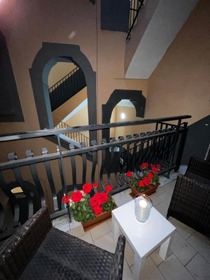 Appartamento Scaramanzia Napoli Bagian luar foto